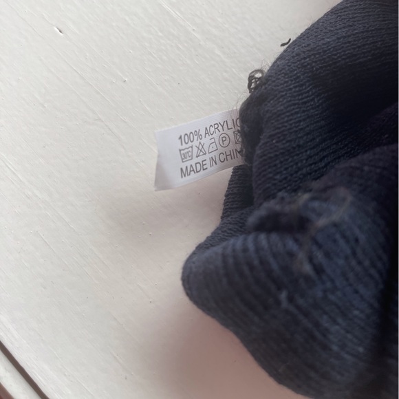 Yacht and Smith Beanie - Picture 3 of 4